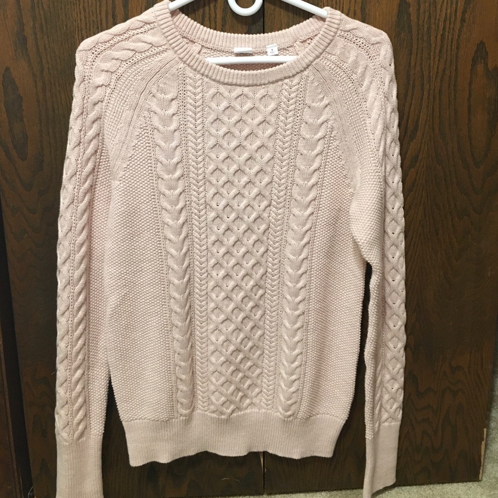 NWT Gap cabled sweater